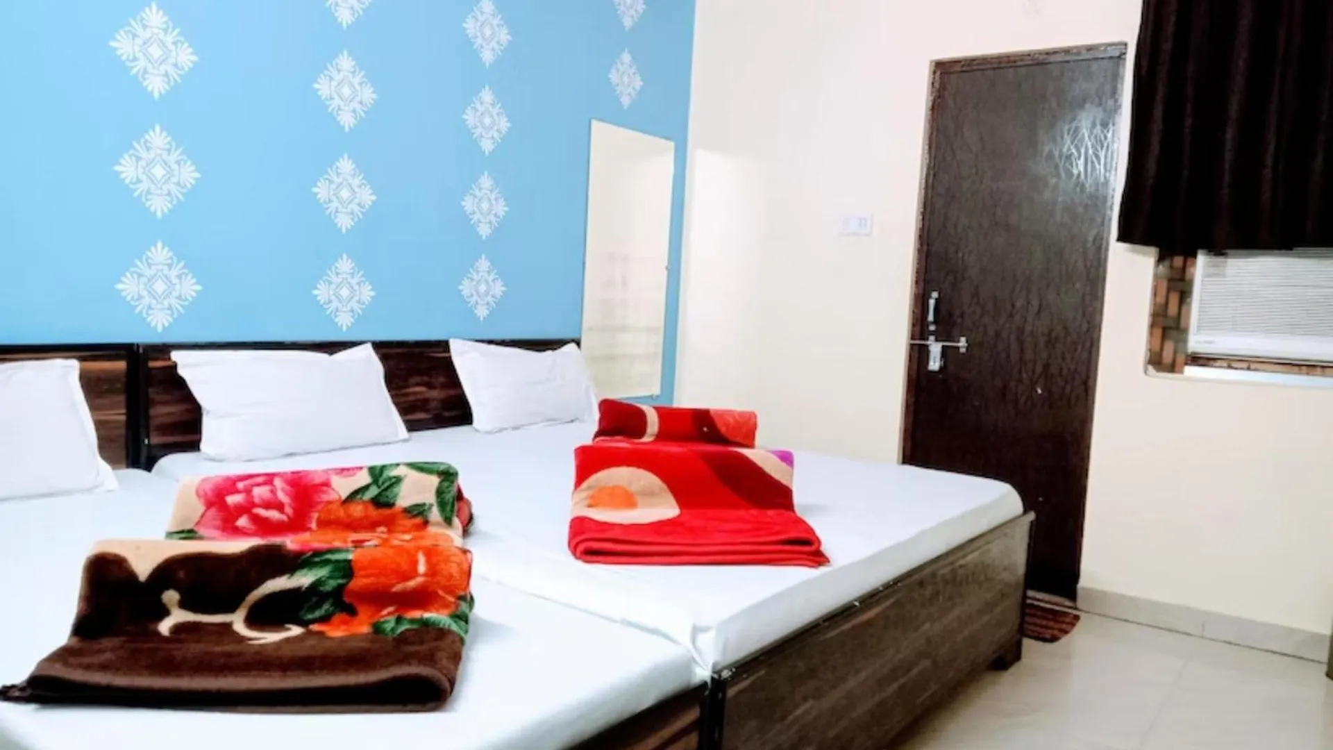 Goroomgo The Shivay Guest House Inn Benares
